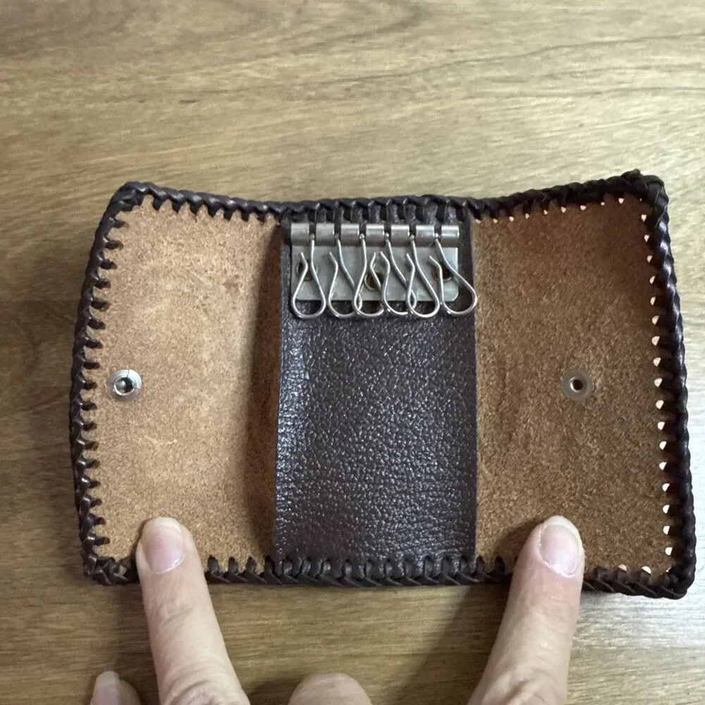 Vintage Tri-Fold Western Floral Hand Tooled Leather 6 Key Holder Snap Closure